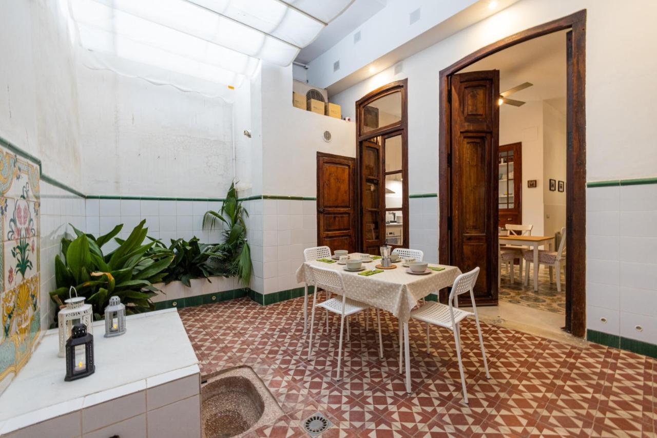 Ferienwohnung Florit Flats - Traditional House In El Cabanyal Valencia Exterior foto